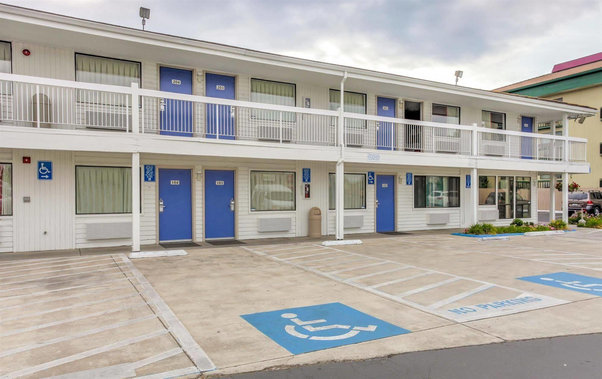 Motel 6-Medford, Or - North エクステリア 写真