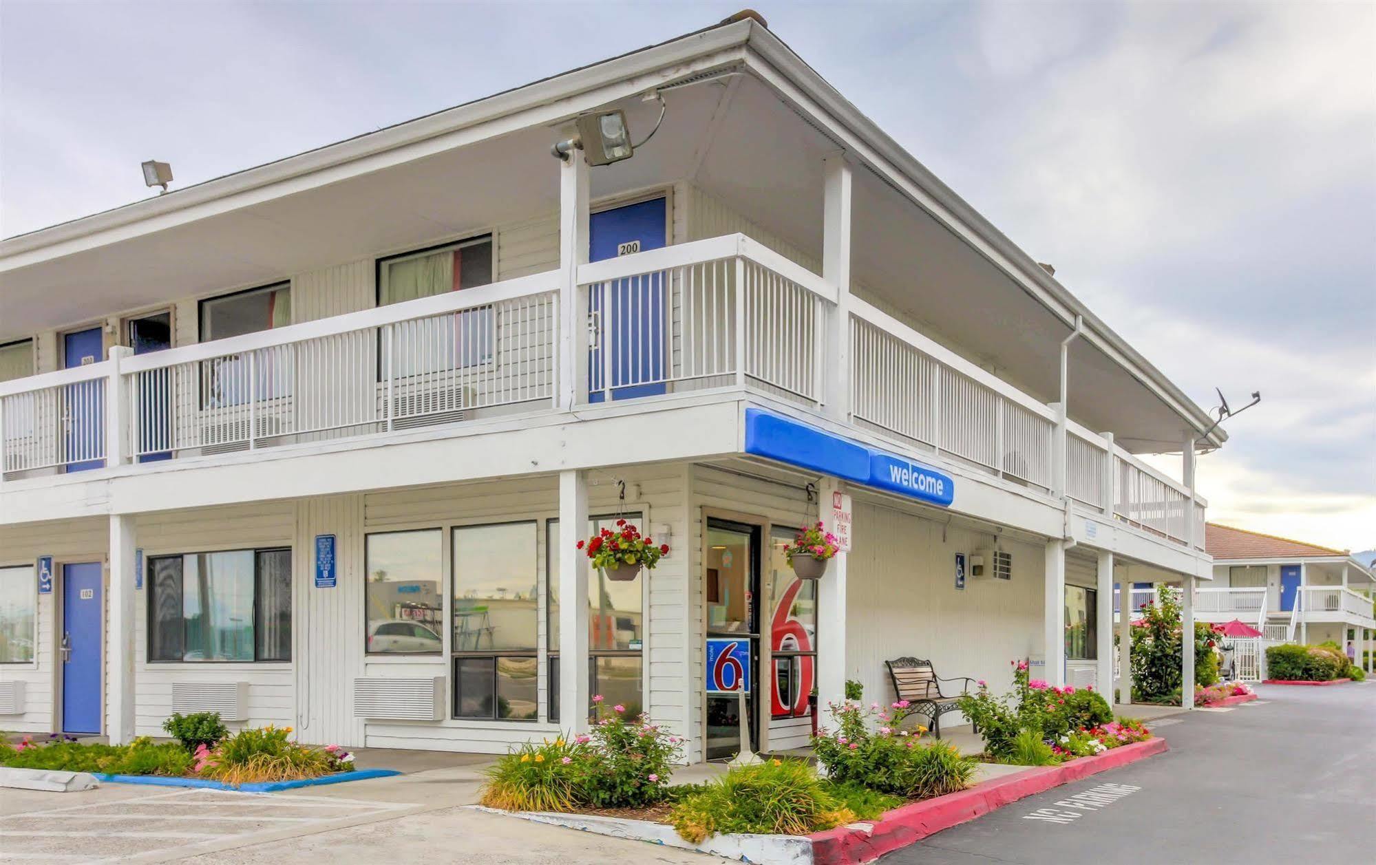 Motel 6-Medford, Or - North エクステリア 写真