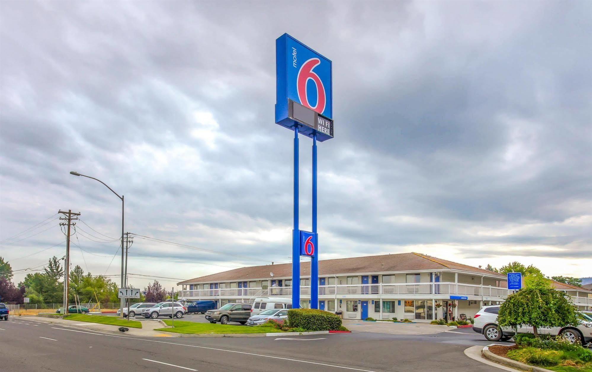 Motel 6-Medford, Or - North エクステリア 写真
